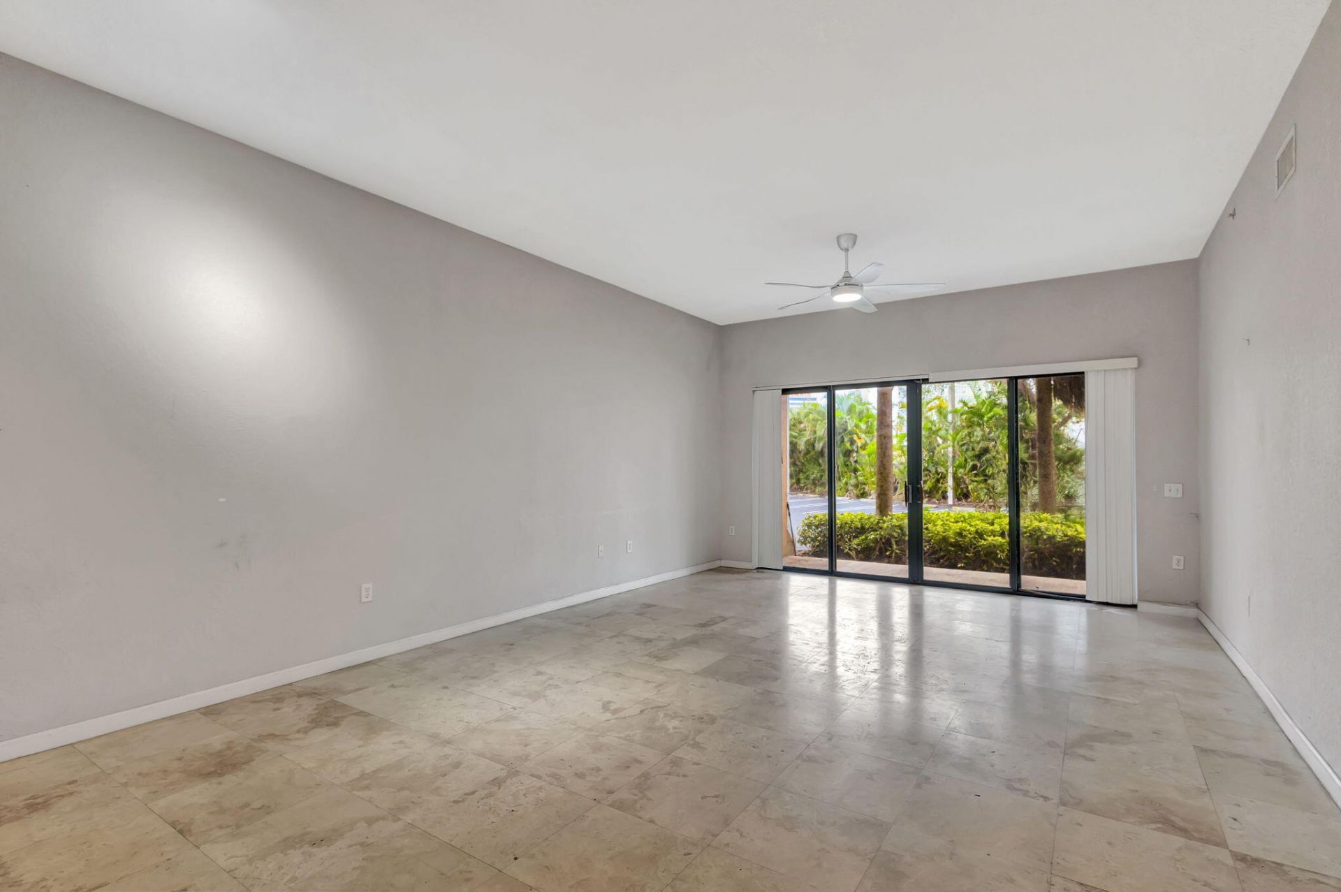 1620 Presidential Way, Unit 110, West Palm Beach, FL 33401 Photo