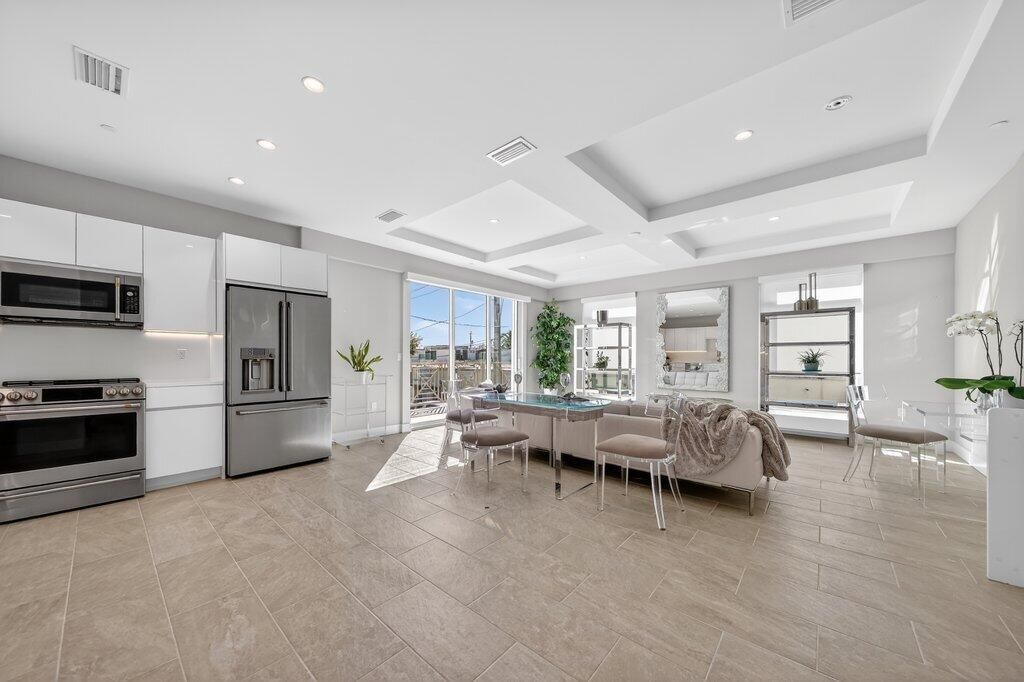 41 SW Seminole Street, Unit 209, Stuart, FL 34994 Photo