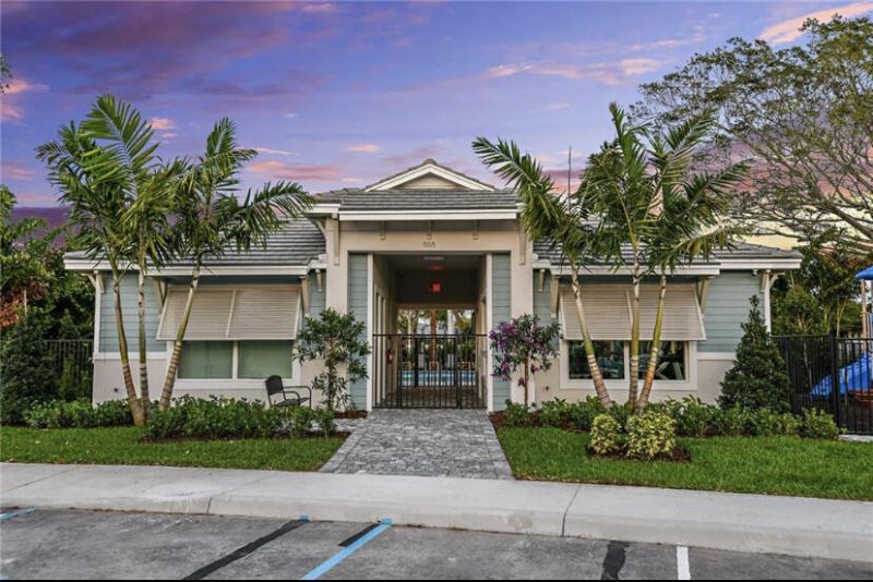 562 Parsons Way, Deerfield Beach, FL 33442 Photo