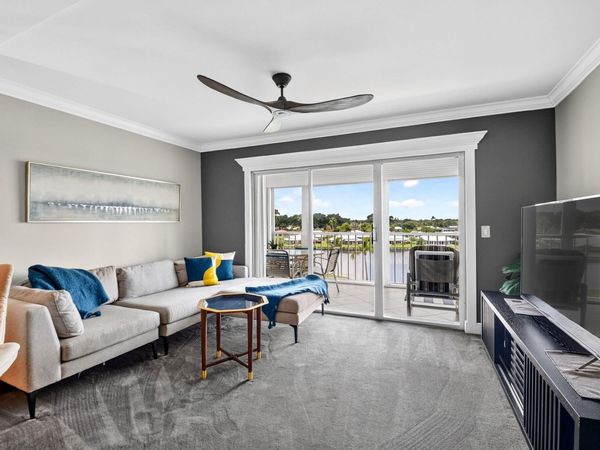 300 John F Kennedy Drive, Unit Ph8, Atlantis, FL 33462