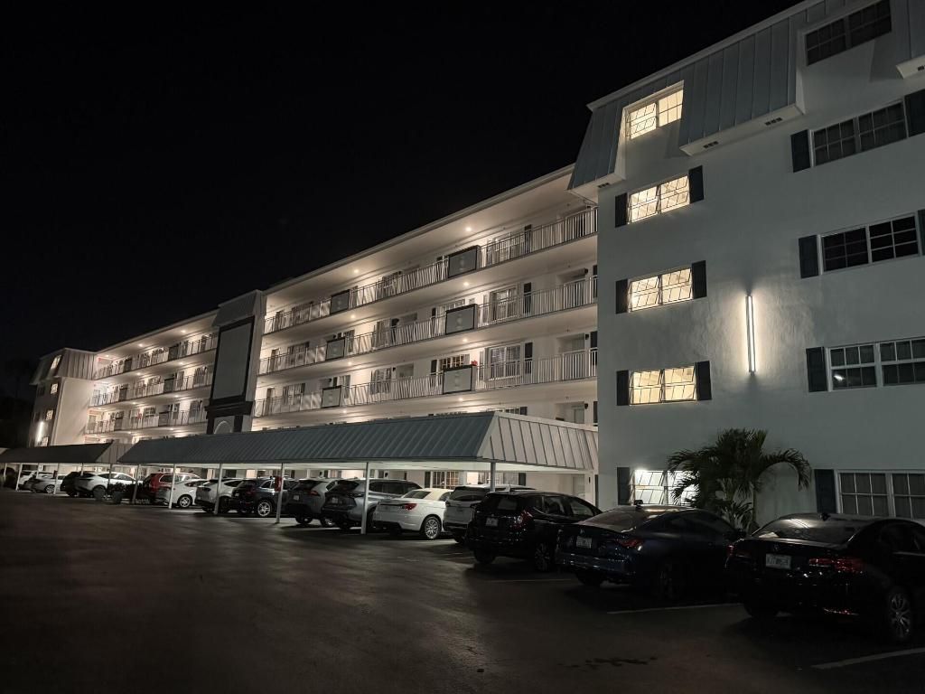 300 Jfk Drive, Unit Ph8, Atlantis, FL 33462 Photo