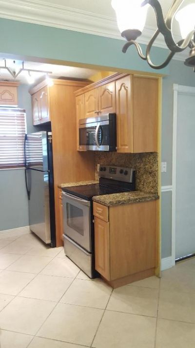 421 NE 1st Street, Unit 211, Hallandale Beach, FL 33009 Photo