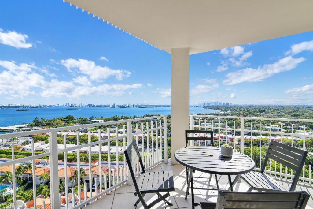 1000 NE Quayside Terrace, Unit 1804, Miami, FL 33138 Photo