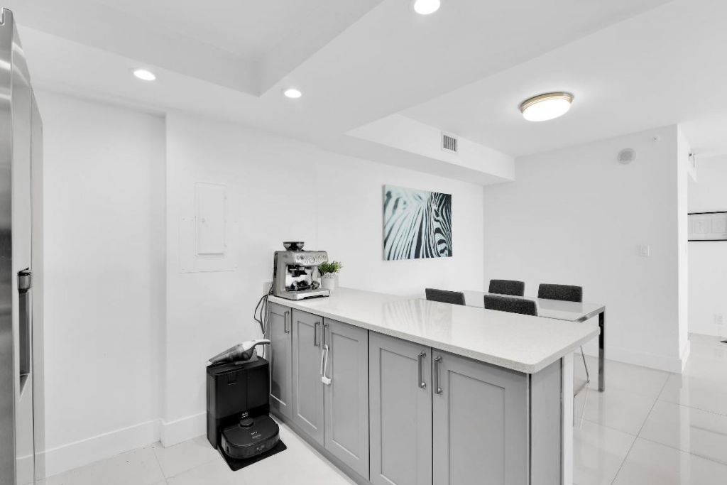 1000 NE Quayside Terrace, Unit 1804, Miami, FL 33138 Photo