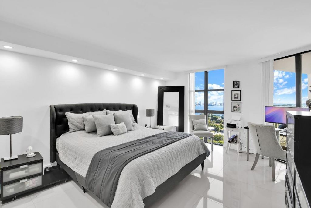 1000 NE Quayside Terrace, Unit 1804, Miami, FL 33138 Photo