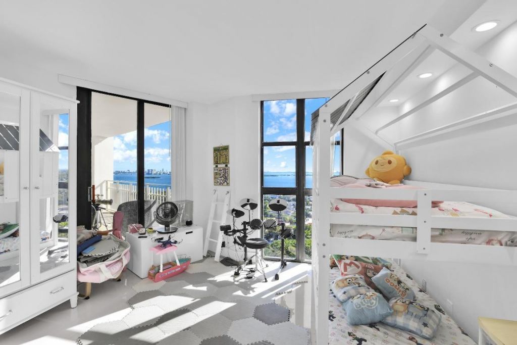 1000 NE Quayside Terrace, Unit 1804, Miami, FL 33138 Photo