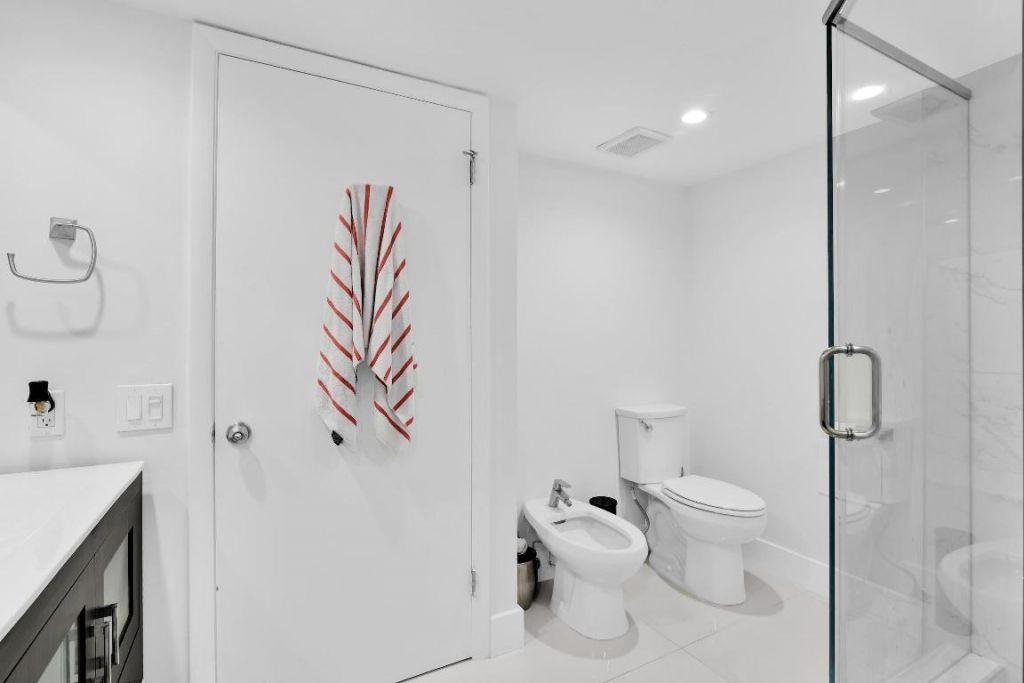 1000 NE Quayside Terrace, Unit 1804, Miami, FL 33138 Photo