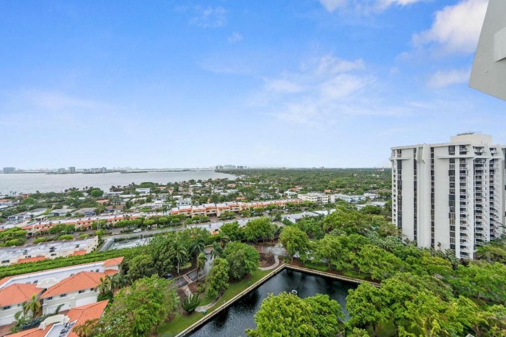 1000 NE Quayside Terrace, Unit 1804, Miami, FL 33138 Photo
