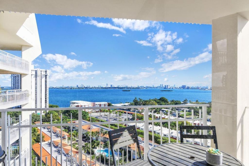 1000 NE Quayside Terrace, Unit 1804, Miami, FL 33138 Photo