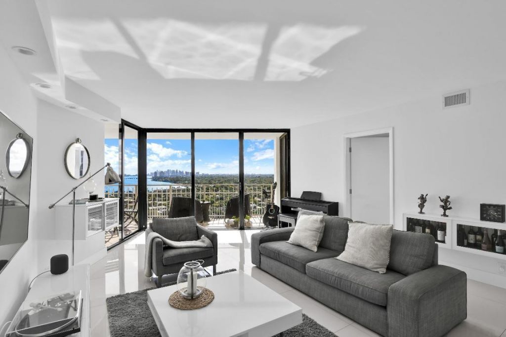 1000 NE Quayside Terrace, Unit 1804, Miami, FL 33138 Photo