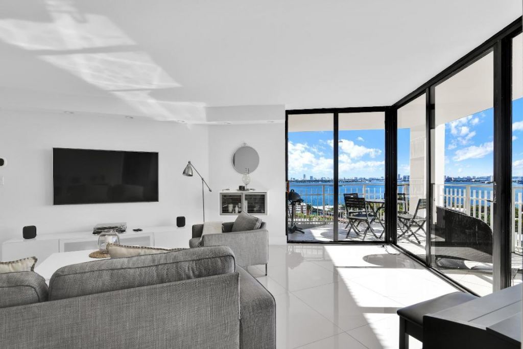 1000 NE Quayside Terrace, Unit 1804, Miami, FL 33138 Photo