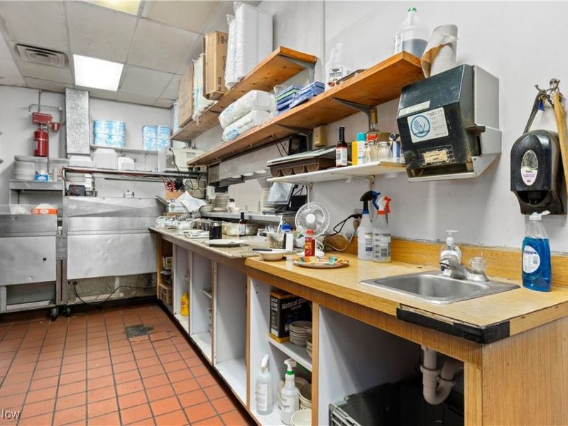 616 Leona Street, Elyria, OH 44035 Photo 12