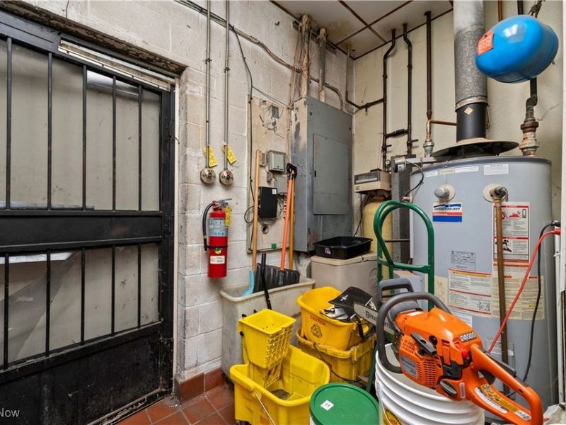 616 Leona Street, Elyria, OH 44035 Photo 21