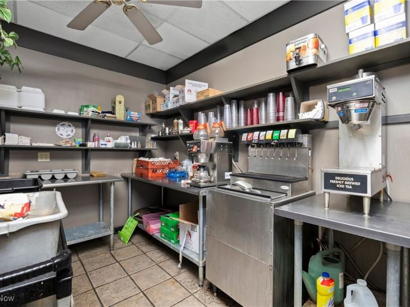 616 Leona Street, Elyria, OH 44035 Photo 22