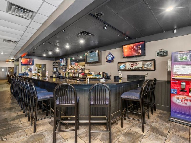 616 Leona Street, Elyria, OH 44035 Photo 4