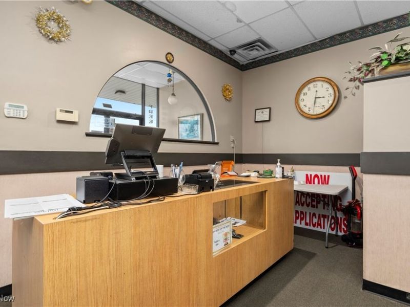 616 Leona Street, Elyria, OH 44035 Photo 6