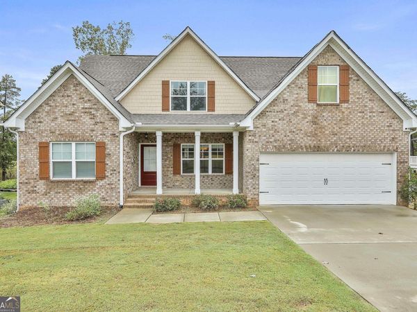 405 Lakeview Way, Lagrange, GA 30241