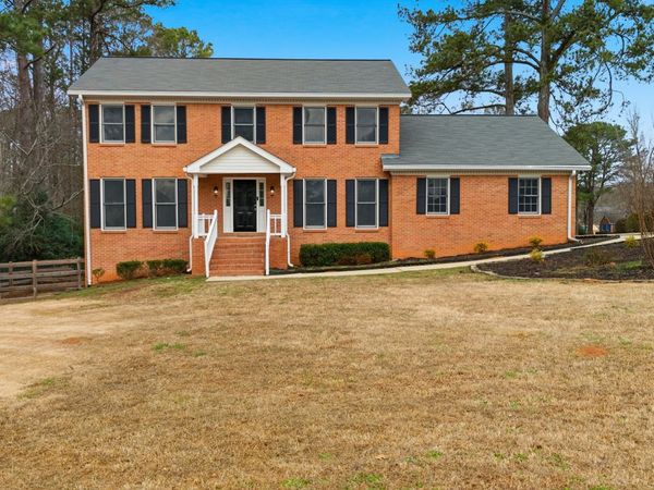 560 Clubhouse Drive SE, Conyers, GA 30094