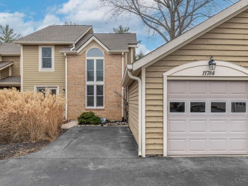 11784 Gable Glen Lane, Symmes Township, OH 45249 Photo 2