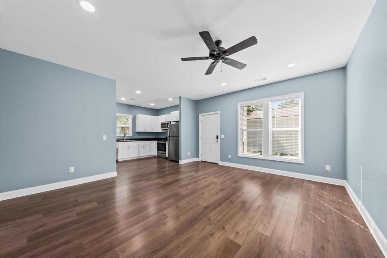 3934 Dorsey Avenue Photo 5