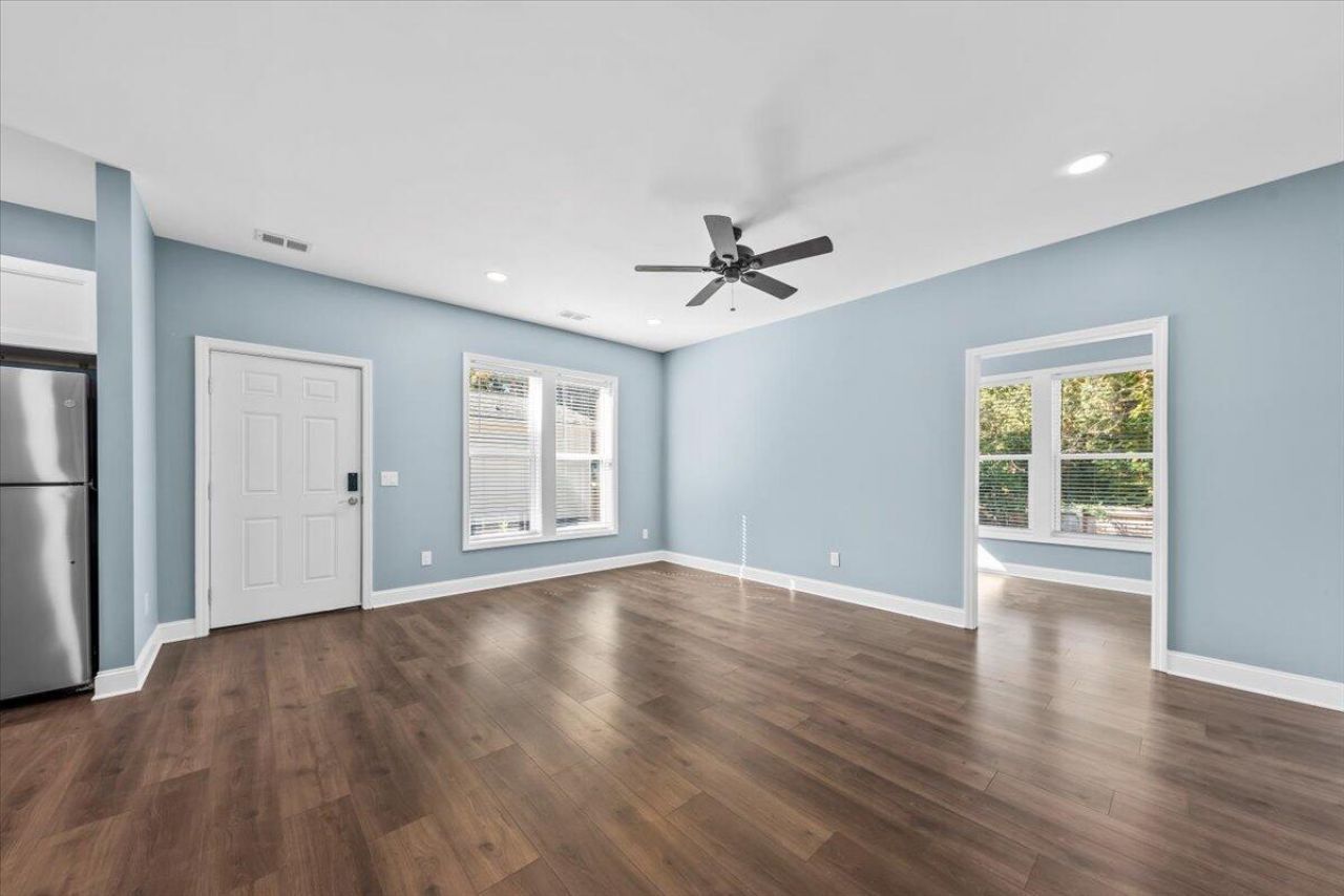 3934 Dorsey Avenue Photo 6