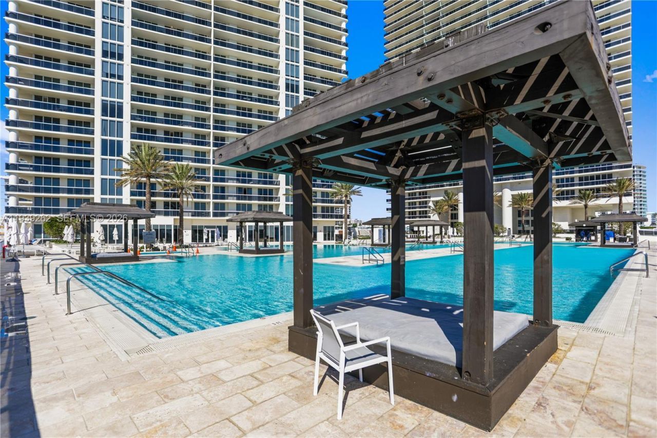 1850 S Ocean Dr, Unit 4109, Hallandale Beach, FL 33009 Photo