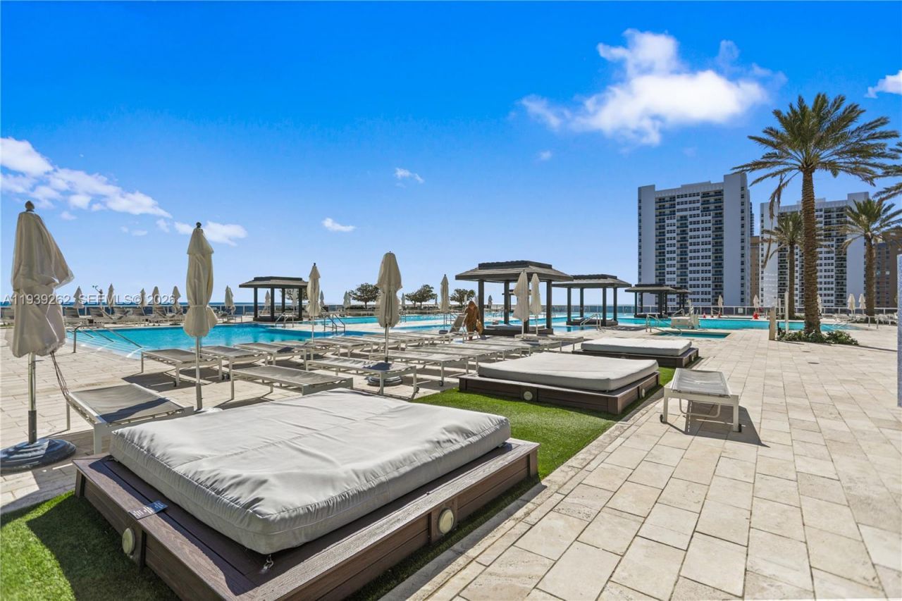 1850 S Ocean Dr, Unit 4109, Hallandale Beach, FL 33009 Photo