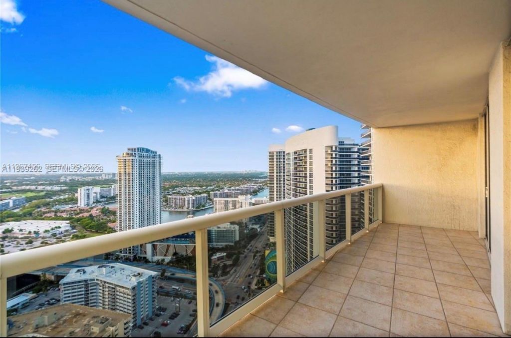 1850 S Ocean Dr, Unit 4109, Hallandale Beach, FL 33009 Photo