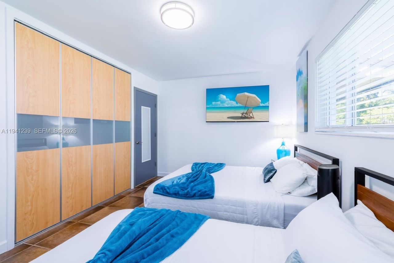 312 N Luna Ct, Hollywood, FL 33021 Photo