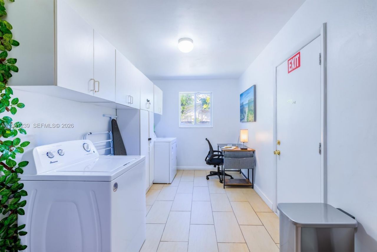 312 N Luna Ct, Hollywood, FL 33021 Photo