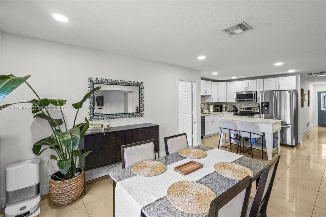 3701 NW 114th Ave, Coral Springs, FL 33065 Photo