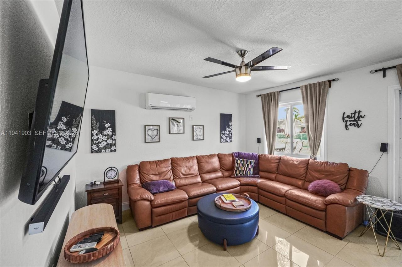 3701 NW 114th Ave, Coral Springs, FL 33065 Photo