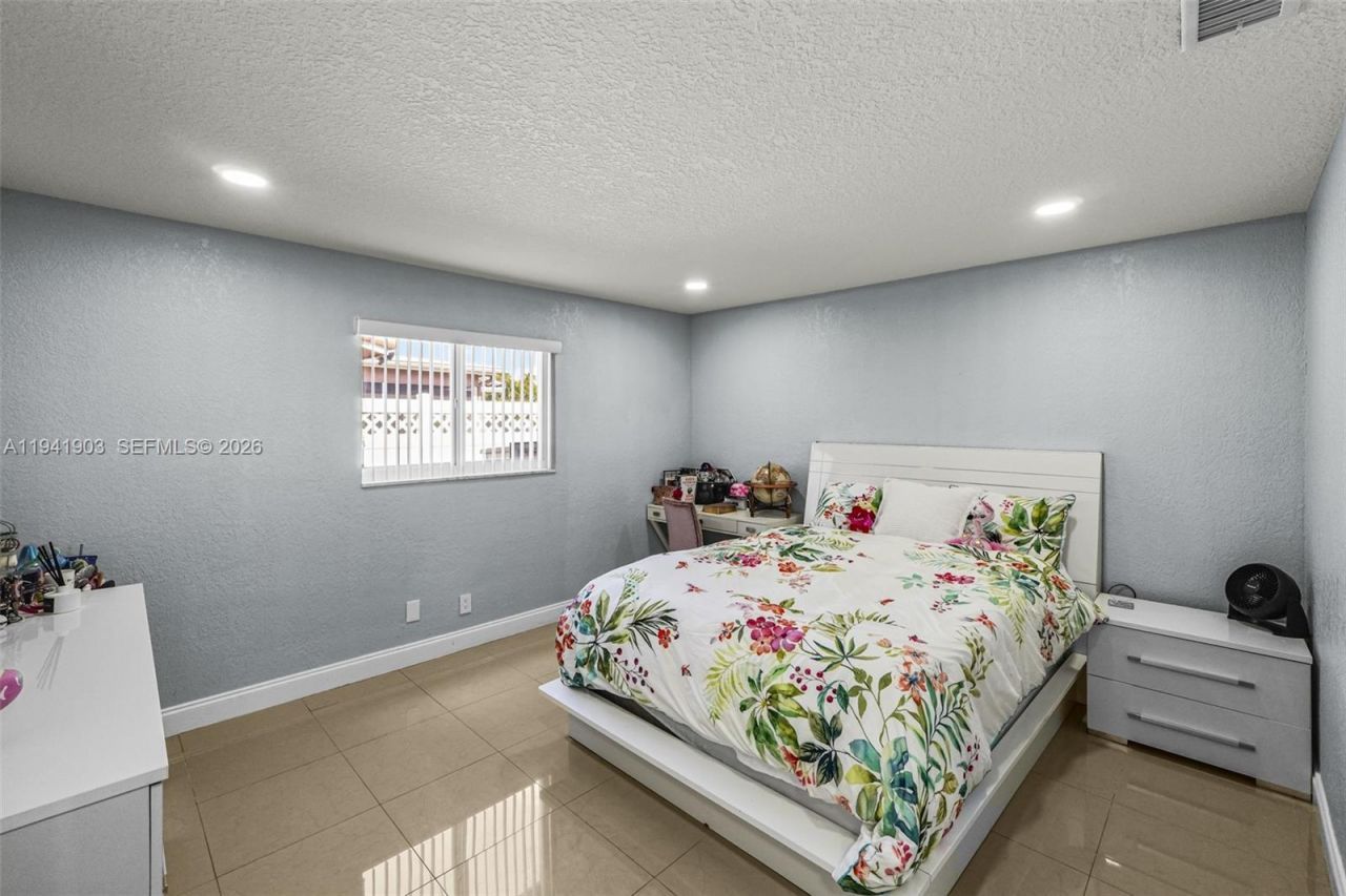 3701 NW 114th Ave, Coral Springs, FL 33065 Photo