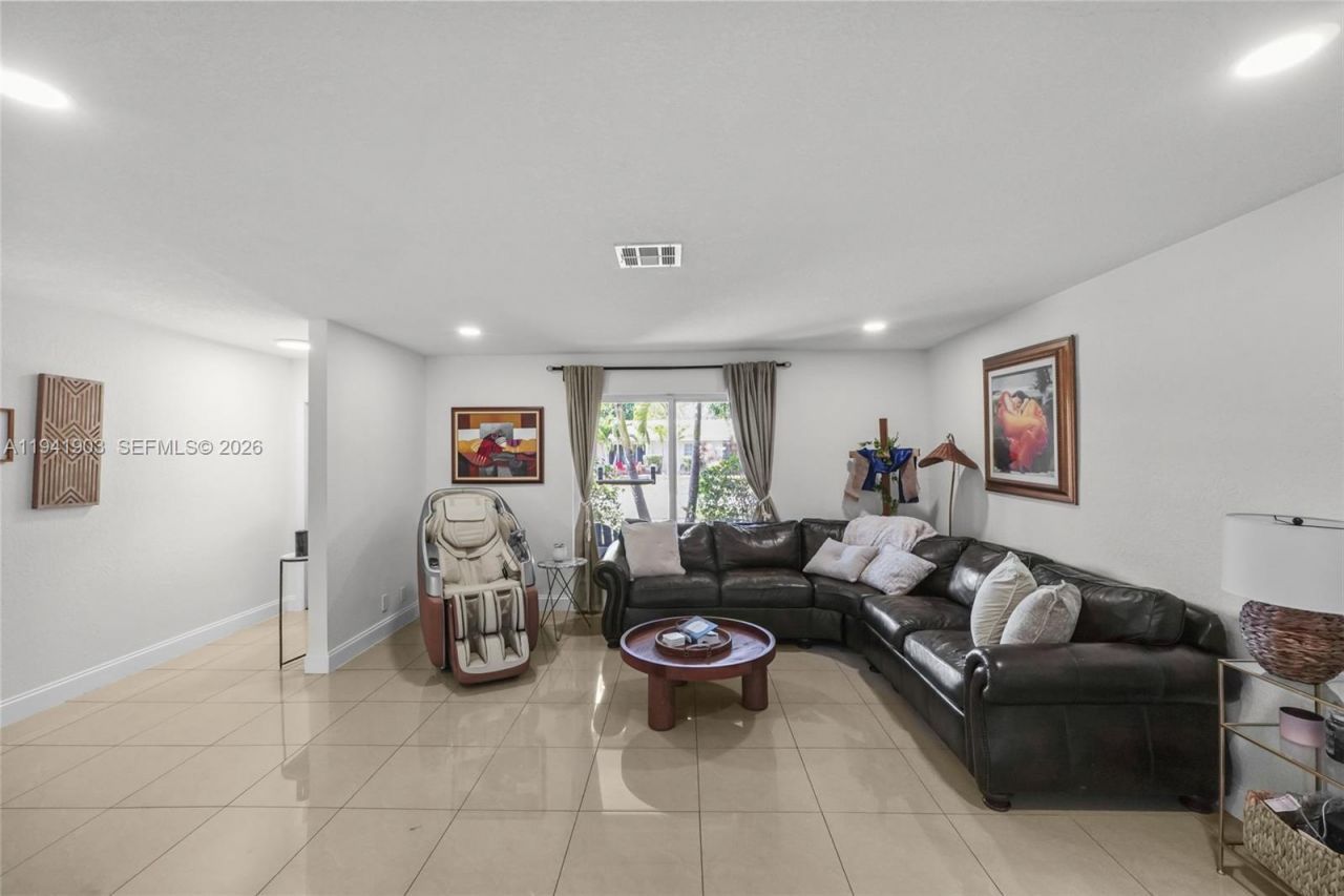 3701 NW 114th Ave, Coral Springs, FL 33065 Photo