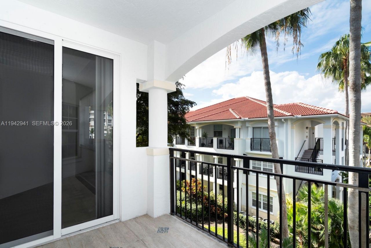 3215 NE 184th St , Unit 14301, Aventura, FL 33160 Photo