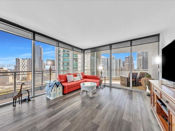 90 SW 3rd St, Unit 2604, Miami, FL 33130