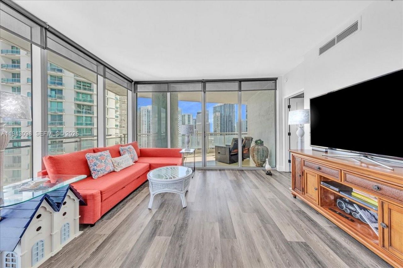 90 SW 3rd St, Unit 2604, Miami, FL 33130 Photo