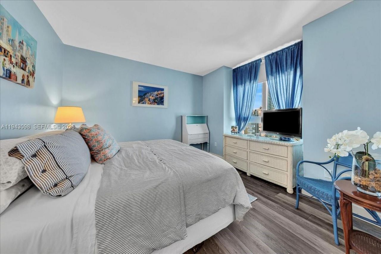 90 SW 3rd St, Unit 2604, Miami, FL 33130 Photo