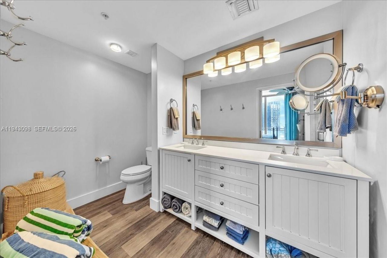 90 SW 3rd St, Unit 2604, Miami, FL 33130 Photo