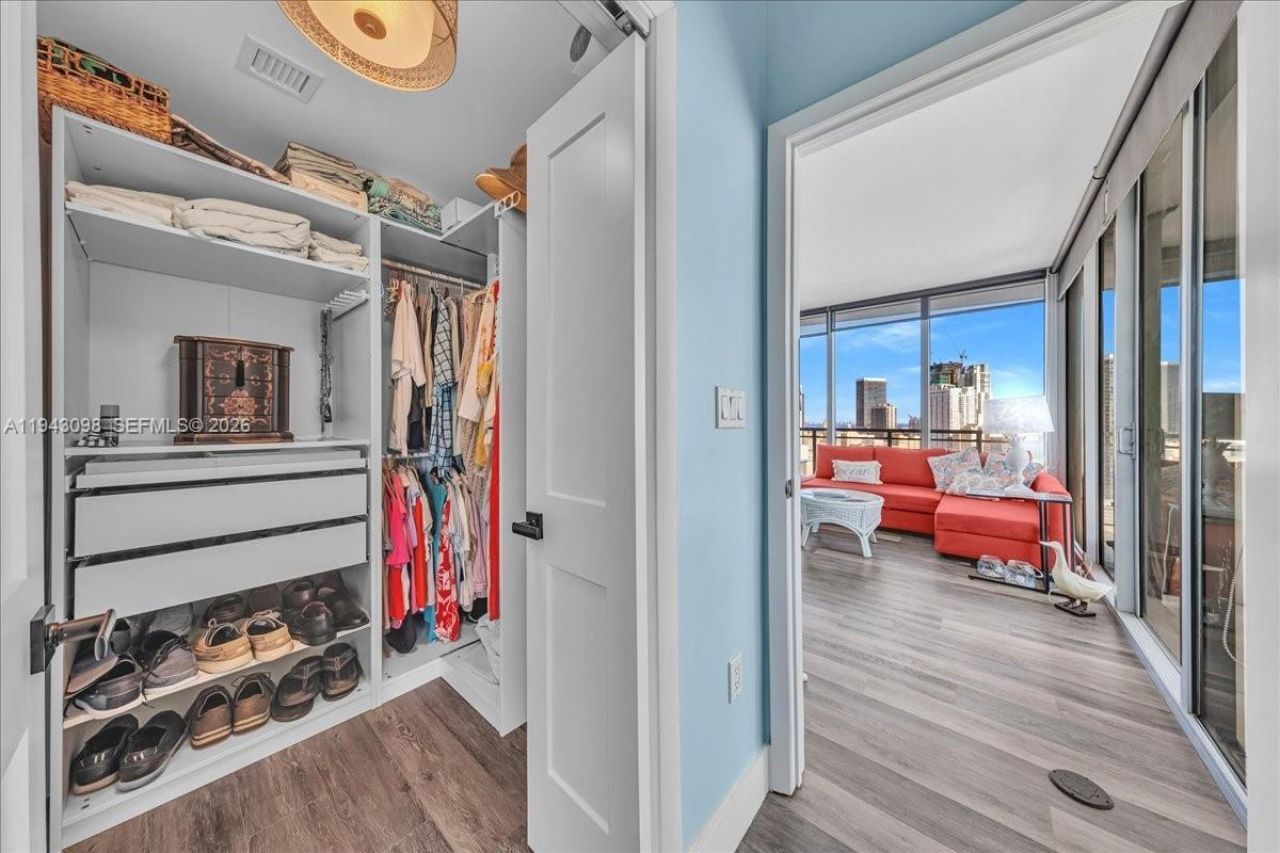 90 SW 3rd St, Unit 2604, Miami, FL 33130 Photo