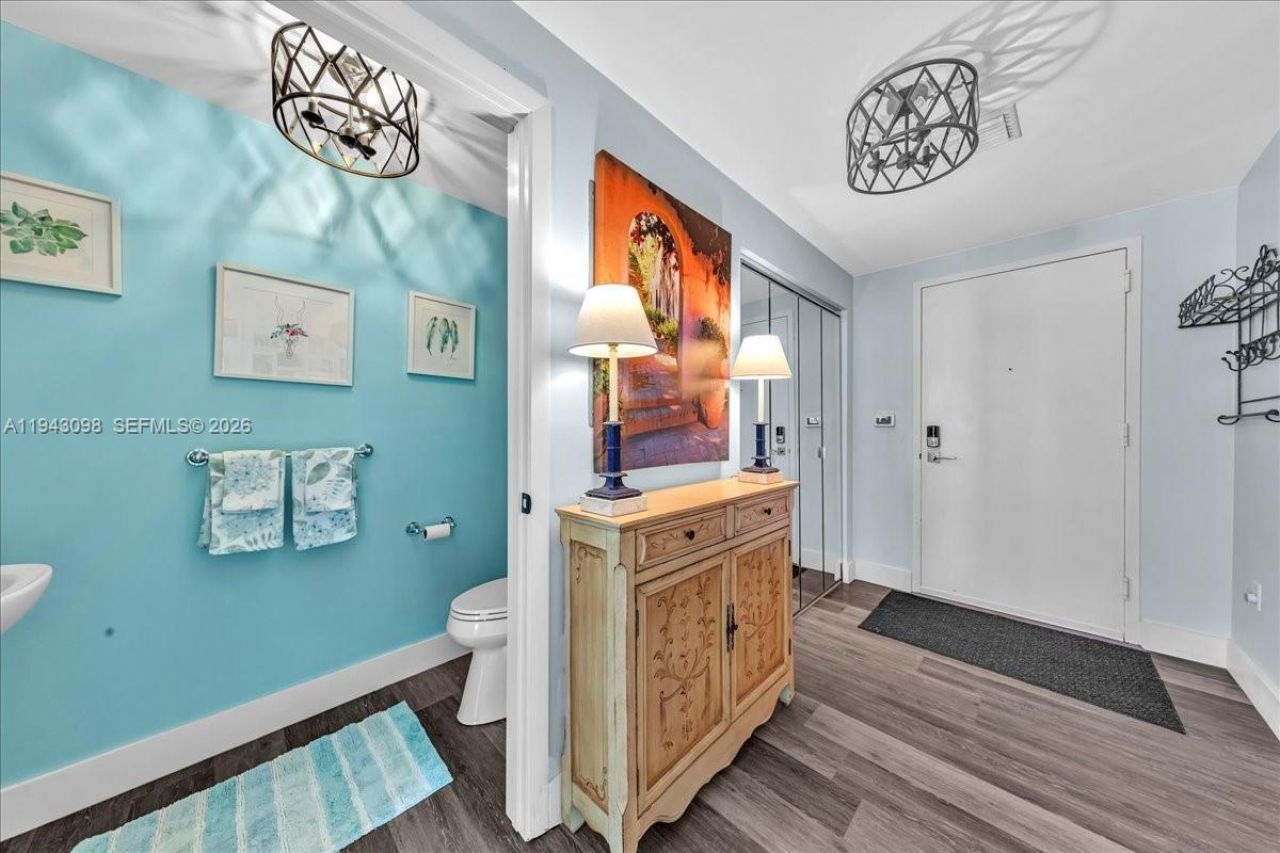 90 SW 3rd St, Unit 2604, Miami, FL 33130 Photo