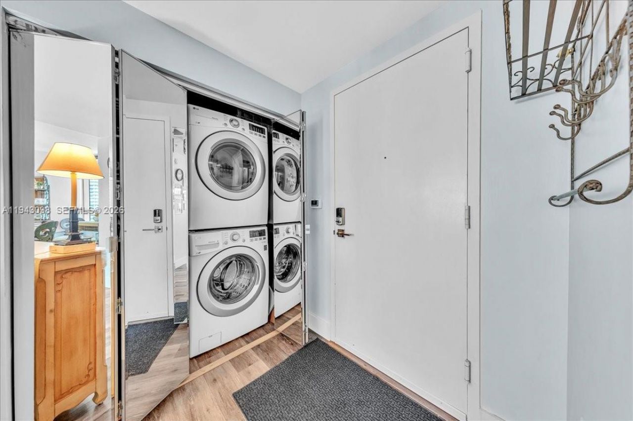 90 SW 3rd St, Unit 2604, Miami, FL 33130 Photo