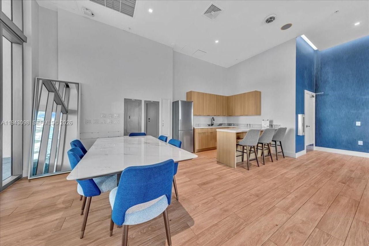 90 SW 3rd St, Unit 2604, Miami, FL 33130 Photo