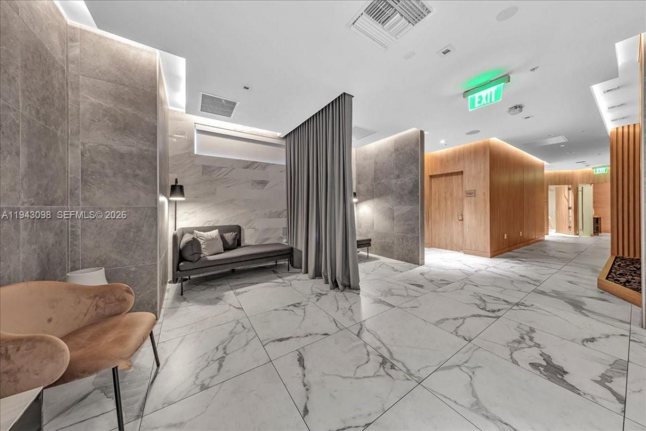 90 SW 3rd St, Unit 2604, Miami, FL 33130 Photo