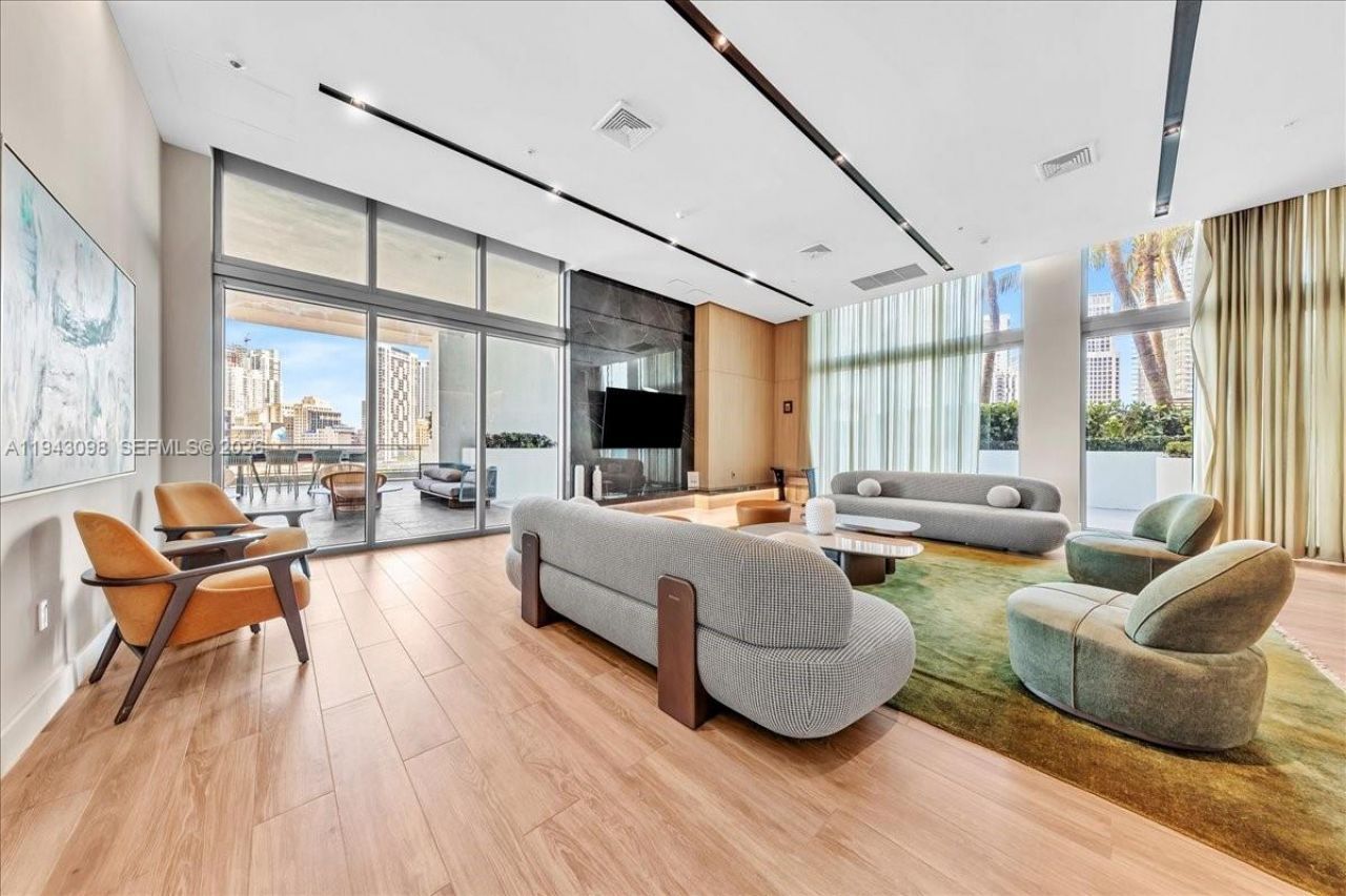 90 SW 3rd St, Unit 2604, Miami, FL 33130 Photo