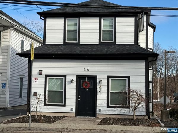 44 N Central Avenue, RAMSEY, NJ 07446
