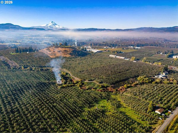 2650 VAN HORN DR, Hood River, OR 97031