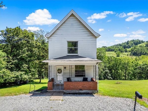 198 Penn Adamsburg Road, Jeannette, PA 15644