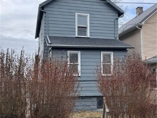 504 Emerson Ave, Farrell, PA 16121