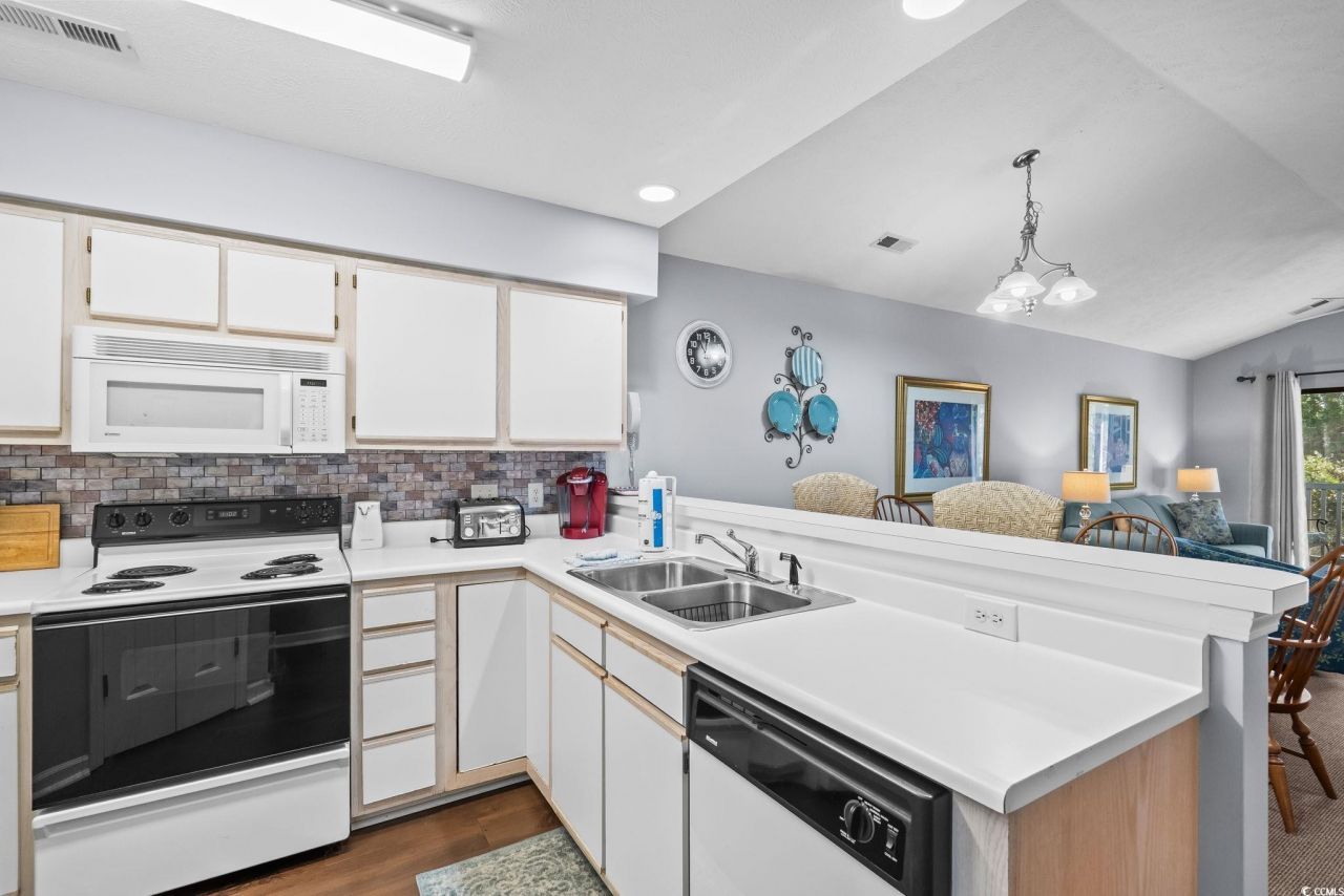 270 Pinehurst Dr. Photo 13